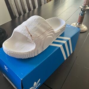 Adidas Adilette 22 Slides Sandals Shoes new white HQ4672 Mens Size 7